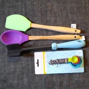 Fun Bright Colored Spatula Meat Chopper Measuring Spoons Kitchen Set 4 NWT